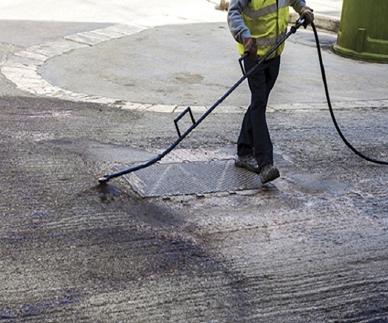 Как выбрать наилучшее защитное и герметизирующее покрытия для асфальта